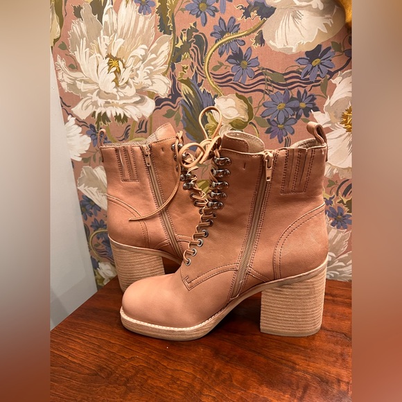 NWOT Jeffrey Campbell Dotti Leather Lace-Up Boot - Picture 5 of 11